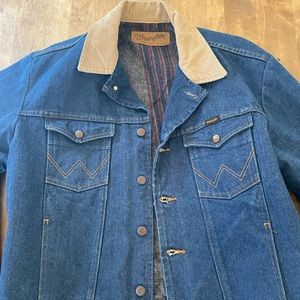 Like new wrangler Jean jacket